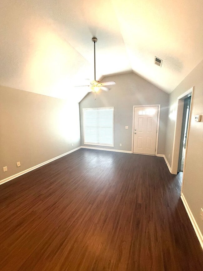 Photo - ** 3 Bed 2 Bath located in Burbank Crossing ** Call 334-366-9198 to schedule a self tour