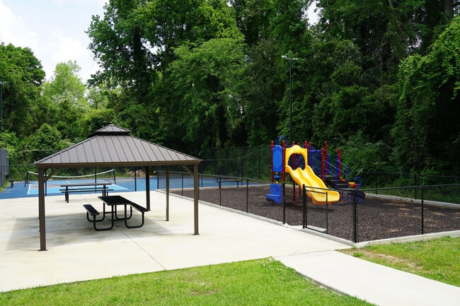 648 Cross Creek