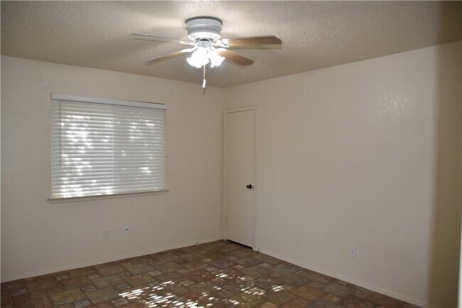 Photo - 12208 Dundee Dr