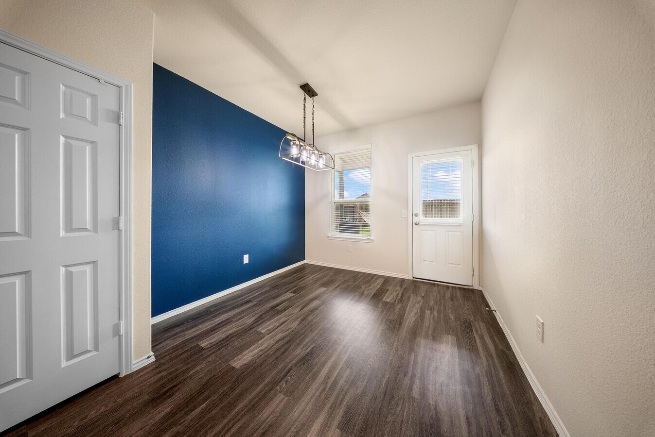 Photo - 25631 Bottlebrush Sedge St