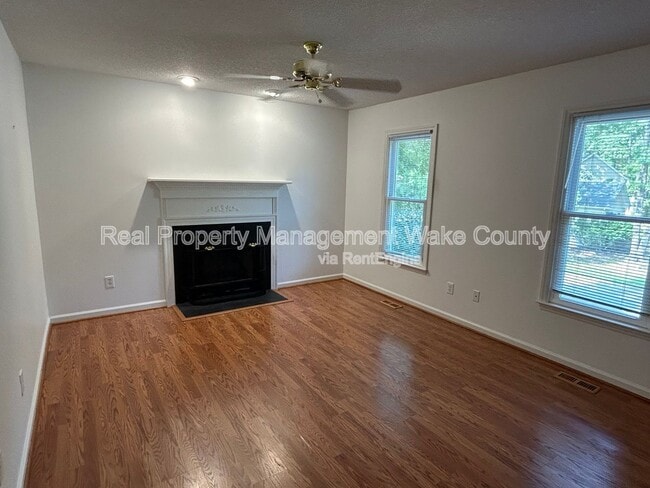 Photo - 1811 Kelly Glen Dr