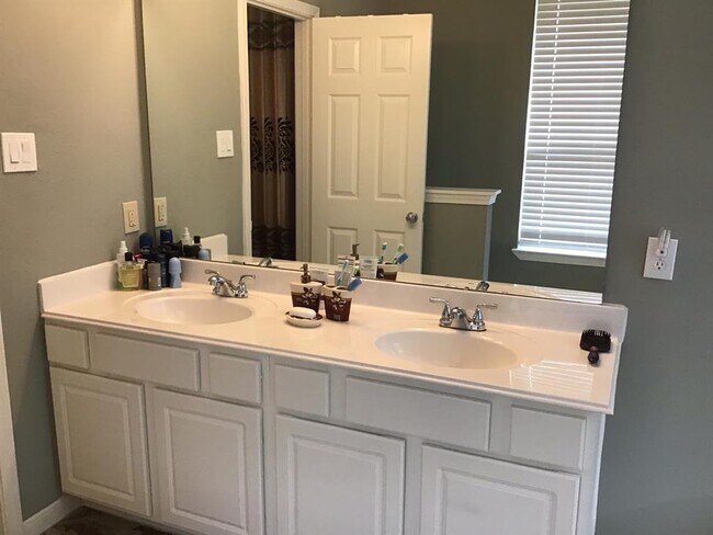 Photo - 2614 Midnight Star Cir