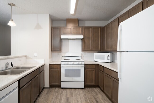 2BR, 2BA - 1,080SF