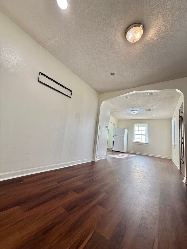 Photo - 2313 Stafford St