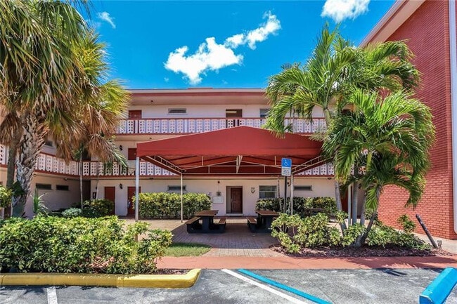 Photo - 4800 Hollywood Blvd Unit 1D