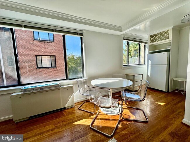 Photo - 5112 MacArthur Blvd NW Unit 201