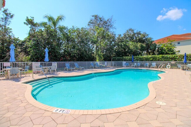 Photo - 4853 Hampshire Ct Unidad 107