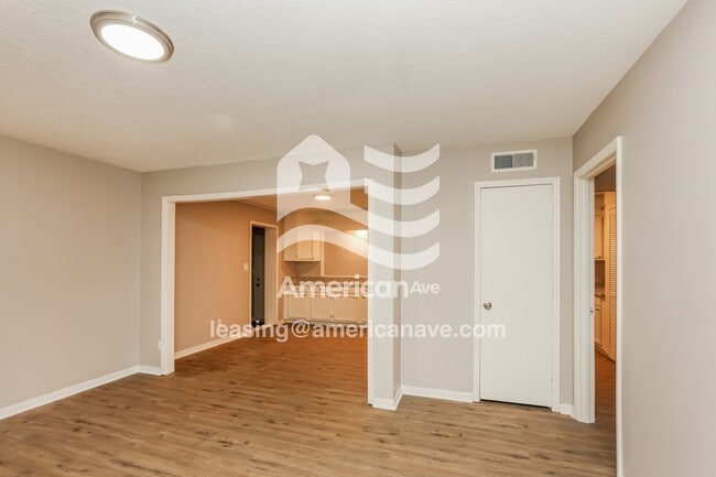 Photo - 1051 Westway St