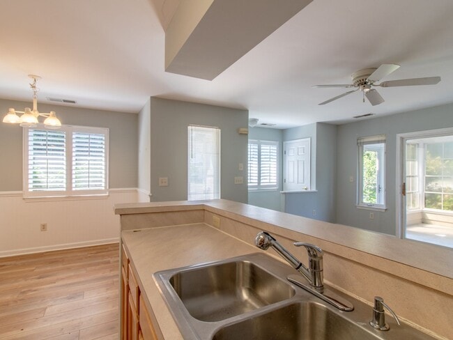 159 Lakeside Dr