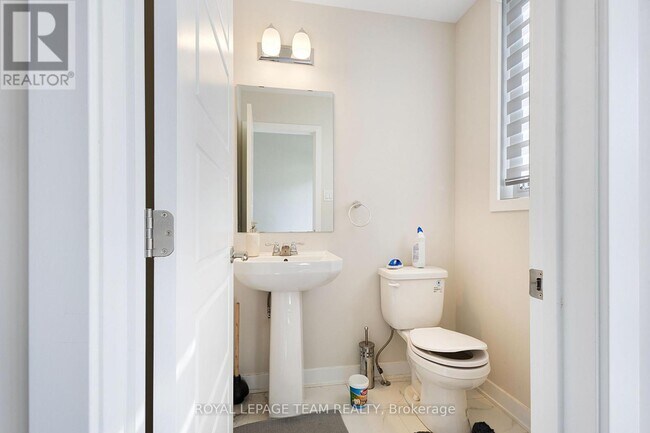 Photo - 1007 Showman St
