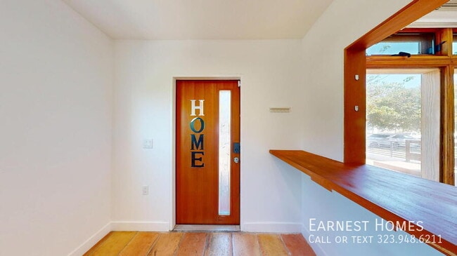 Photo - 1815 Cloverdale Ave