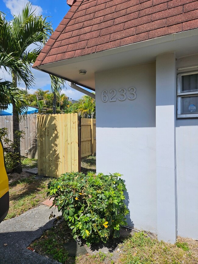 Photo - 6231 SW 37th Ct