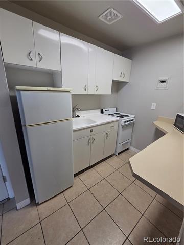 197 E Powers Ave Unit 4