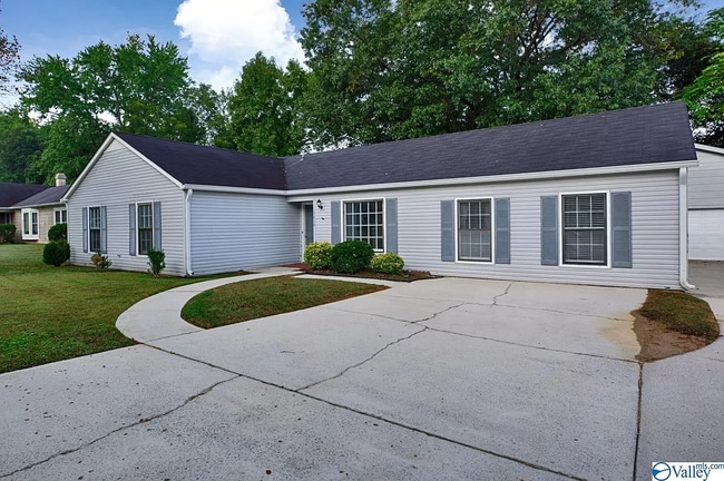 Photo - 13010 Coys Dr SE