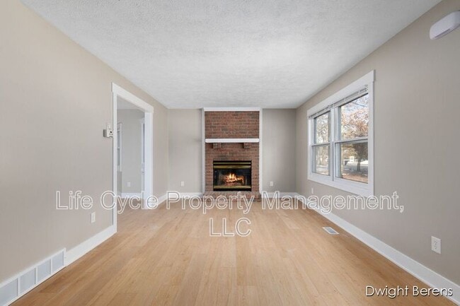 Photo - 7331 48th Ave