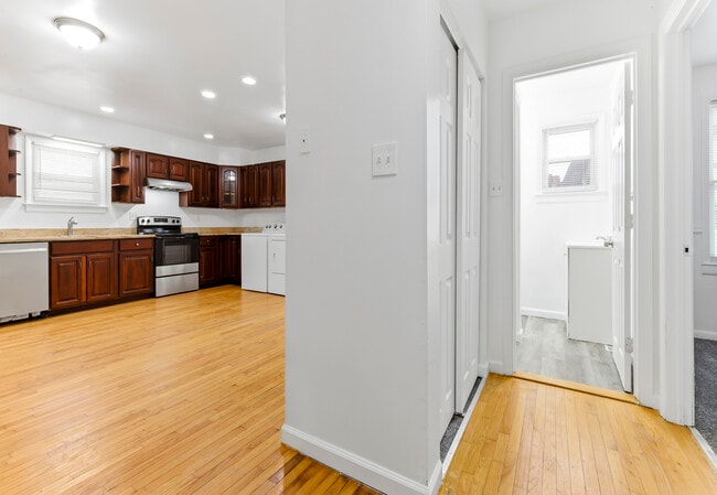 Photo - 107 River Rd Dr