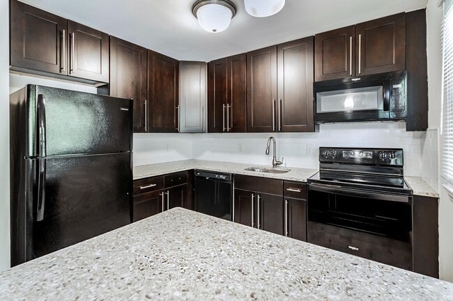 Newtonian Gardens Apartments