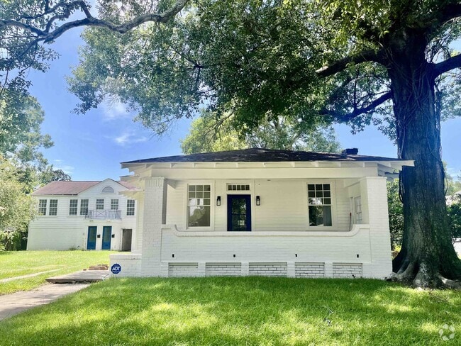 Building Photo - 912 Park Blvd Rental