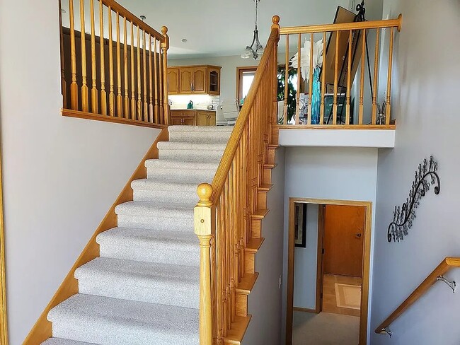 Photo - 131 17th Ave E