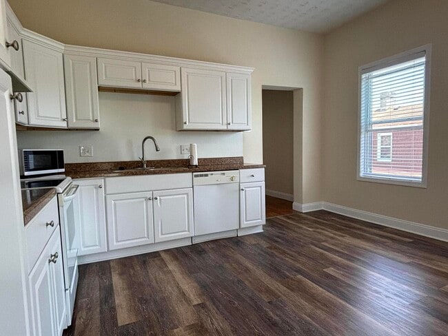 Photo - 35 Ash St Unit A