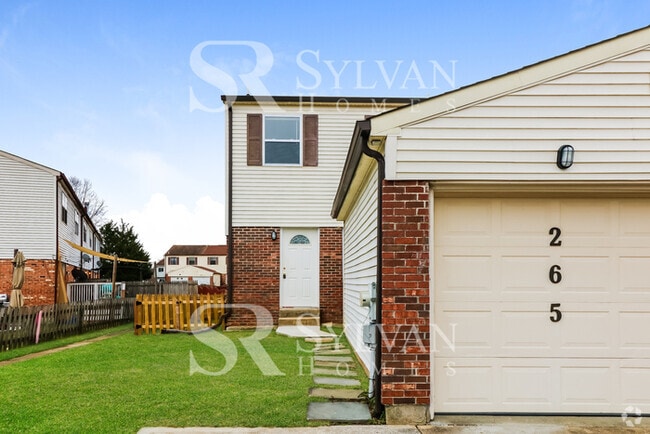 Building Photo - You will love this cozy home!!