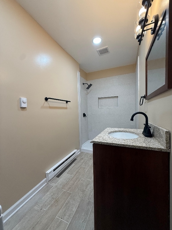 Photo - 335-337 Messinger St Unidad 337  1