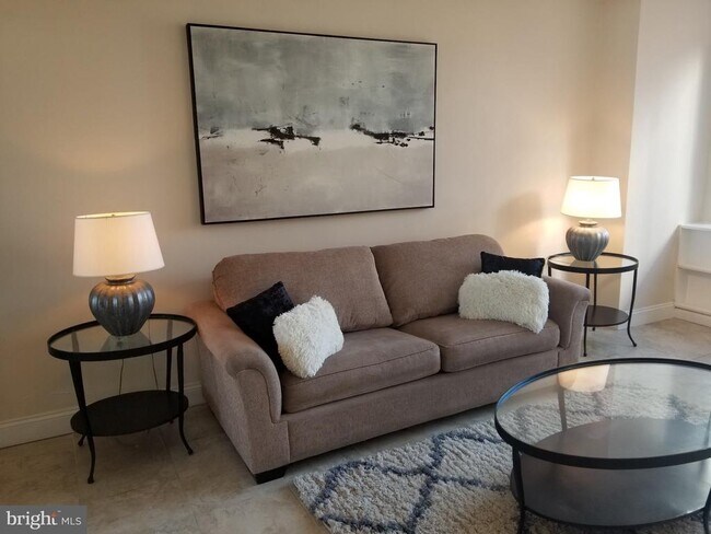 Photo - 1121 Arlington Blvd Unit 927