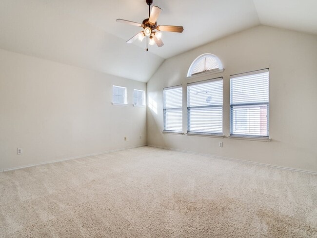 Photo - 320 Cookston Ln