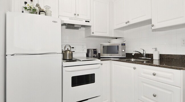 Photo - Hollyburn Court Unit 01008