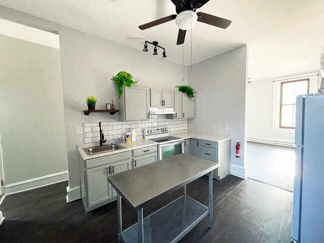 Photo - 2512 N 5th St Unidad FL 2