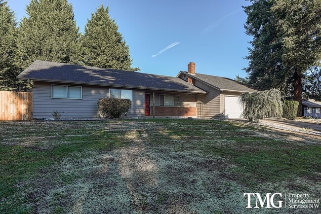 Building Photo - Newly Remodeled 3 Bedroom 1 1/2 Bathroom Home in 5 corners!