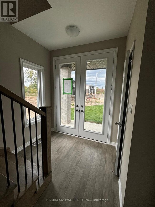 Photo - 258 Wellandvale Dr