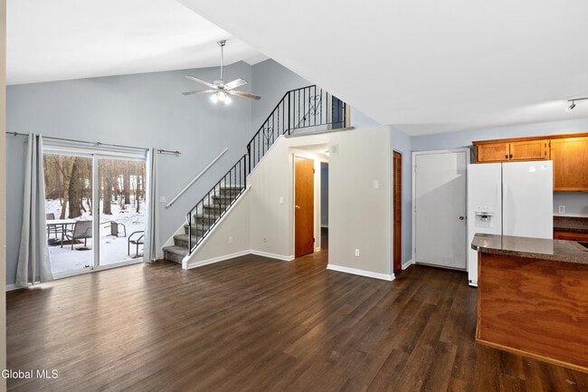 Photo - 9 Wake Robin Rd