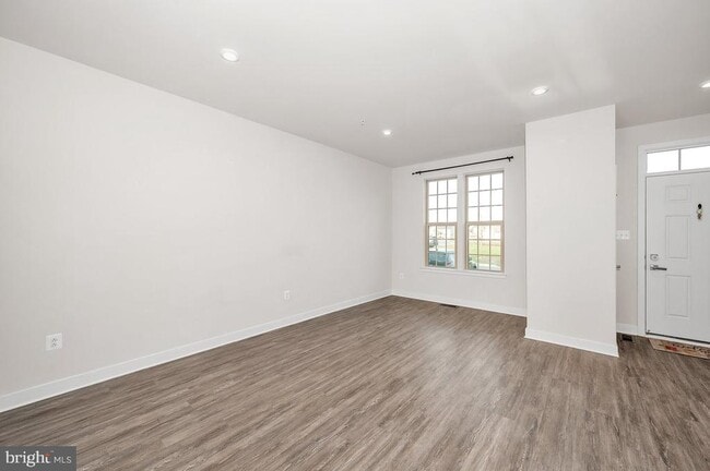 Building Photo - 7149 Bodkin Wy