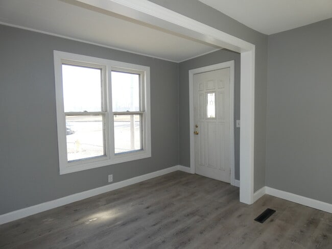 Photo - 391 E Marsile St