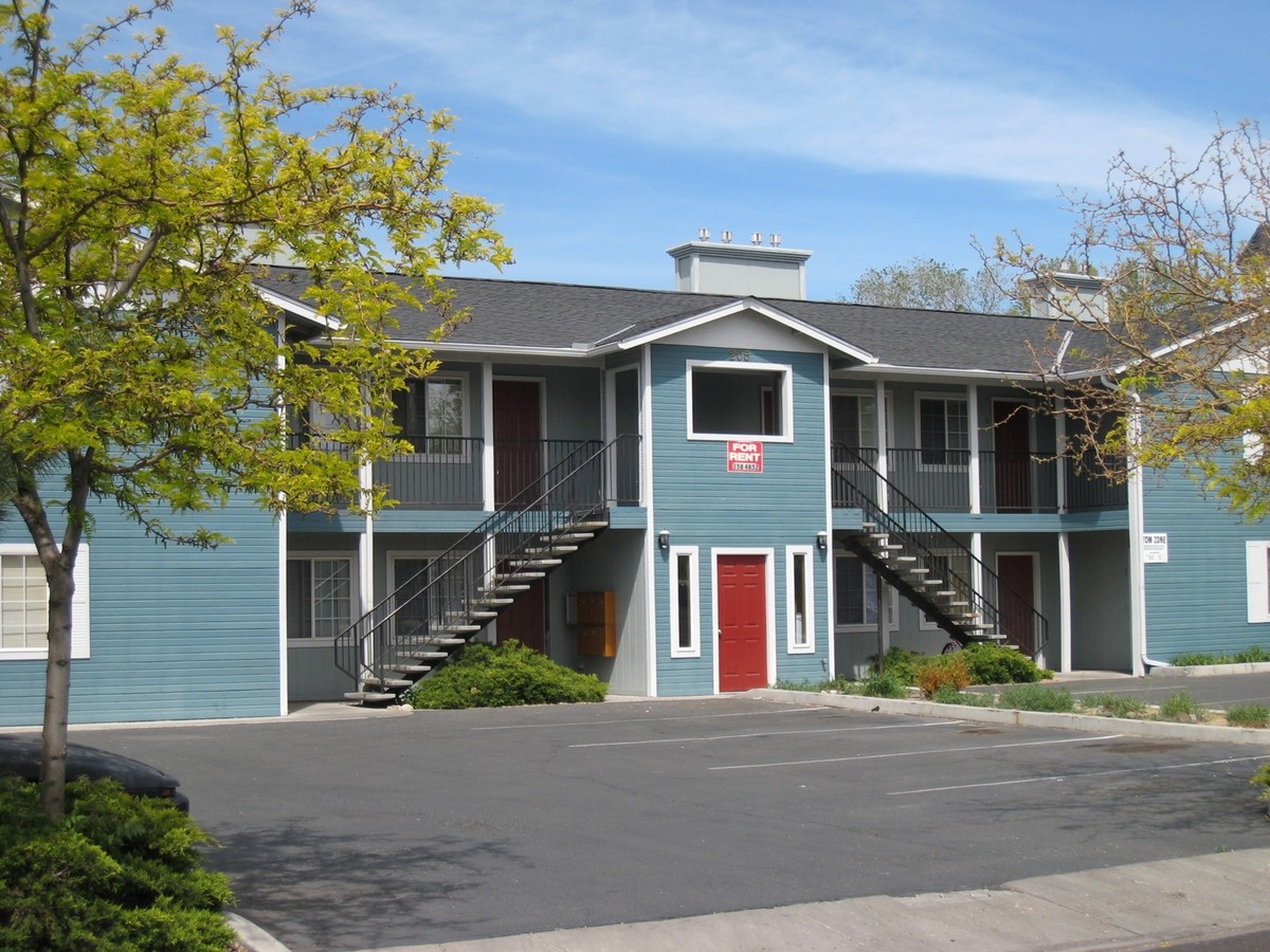 Colonial Court - Colonial Court Apartments