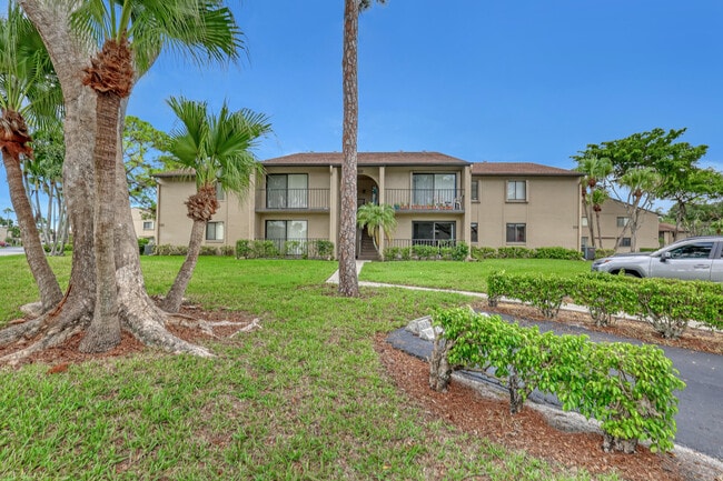 Building Photo - 522 Shady Pine Way Unit B2