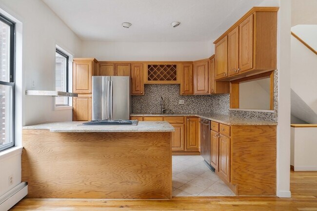 Photo - 195 Endicott St