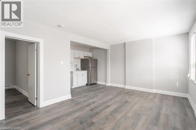 Photo - 81 Gibson Ave Unité 6