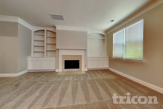 34 Crescent Woode Dr