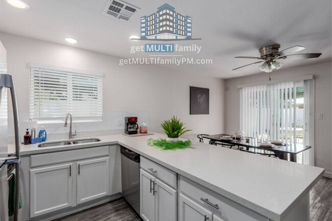 Photo - 515 W Pebble Beach Dr Unit 513