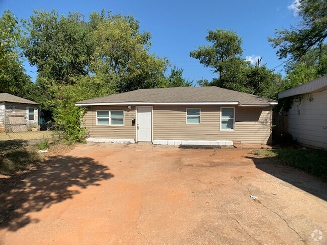 Building Photo - Three Bedroom Northwest OKC Near Downtown Rental