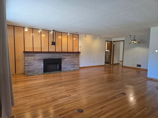 Photo - Spacious North Tacoma Rambler