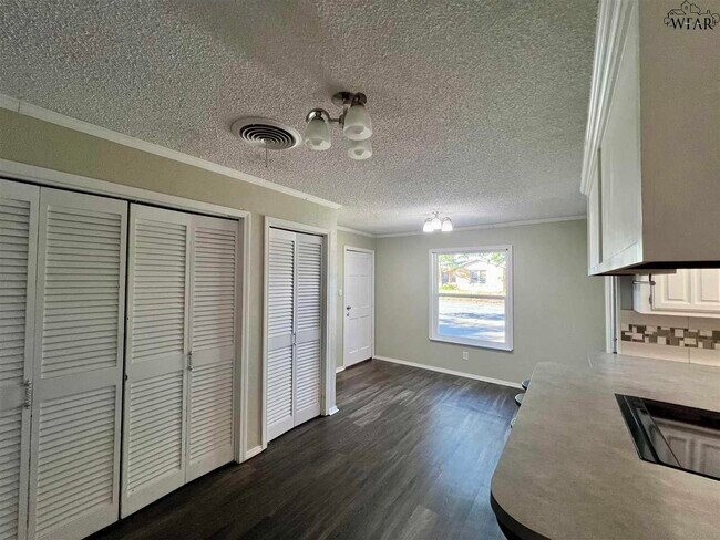 Photo - 4616 Mistletoe Dr