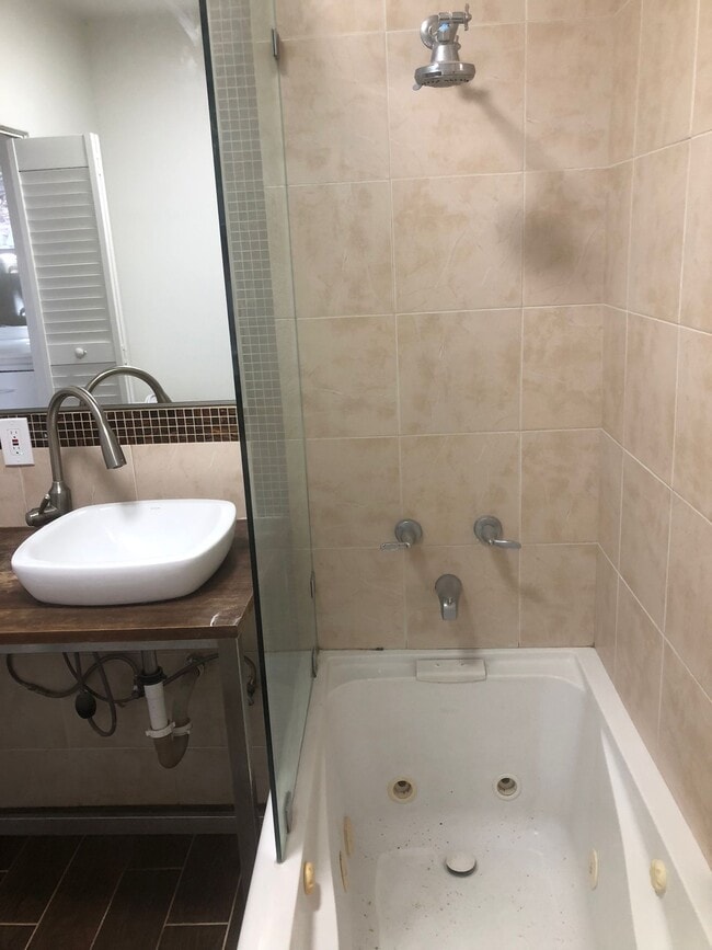832 1/4 Laguna Ave Unidad 3