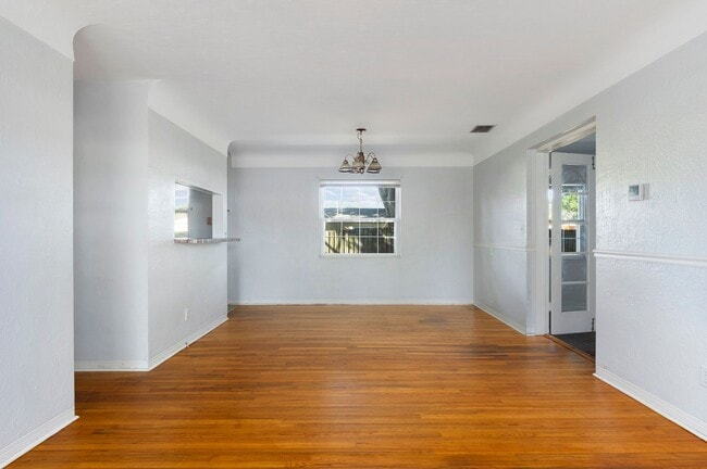 Photo - A 4 bedroom home in Leslee Lake, St Pete area