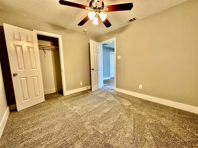Photo - 10210 Ashville Dr