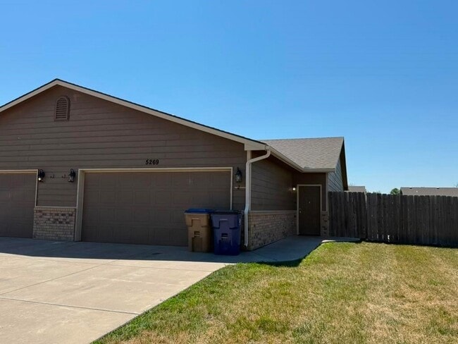 Building Photo - 5269 N Cypress Cir