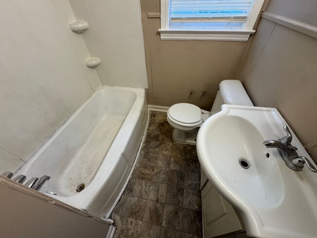 Building Photo - Birmingham/Roebuck