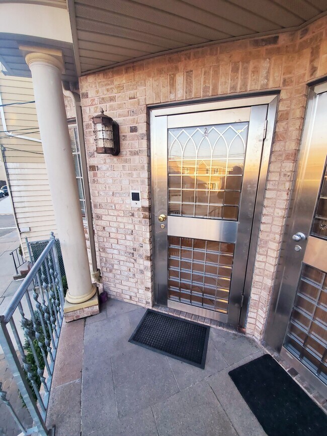 Photo - 6618 70th St